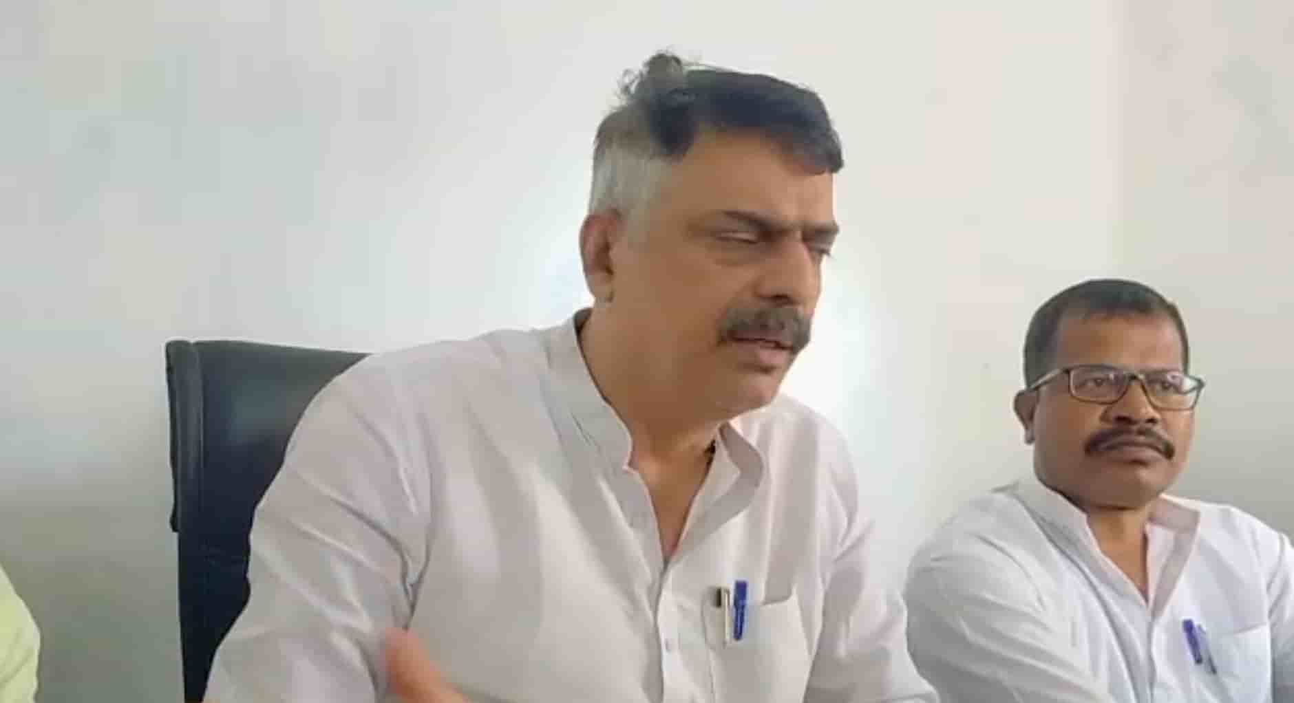 rajesh thakur 1 Congress Party Town Post's State President, Rajesh Thakur, strategizes for the 2024 elections in a crucial meeting in Jamshedpur.