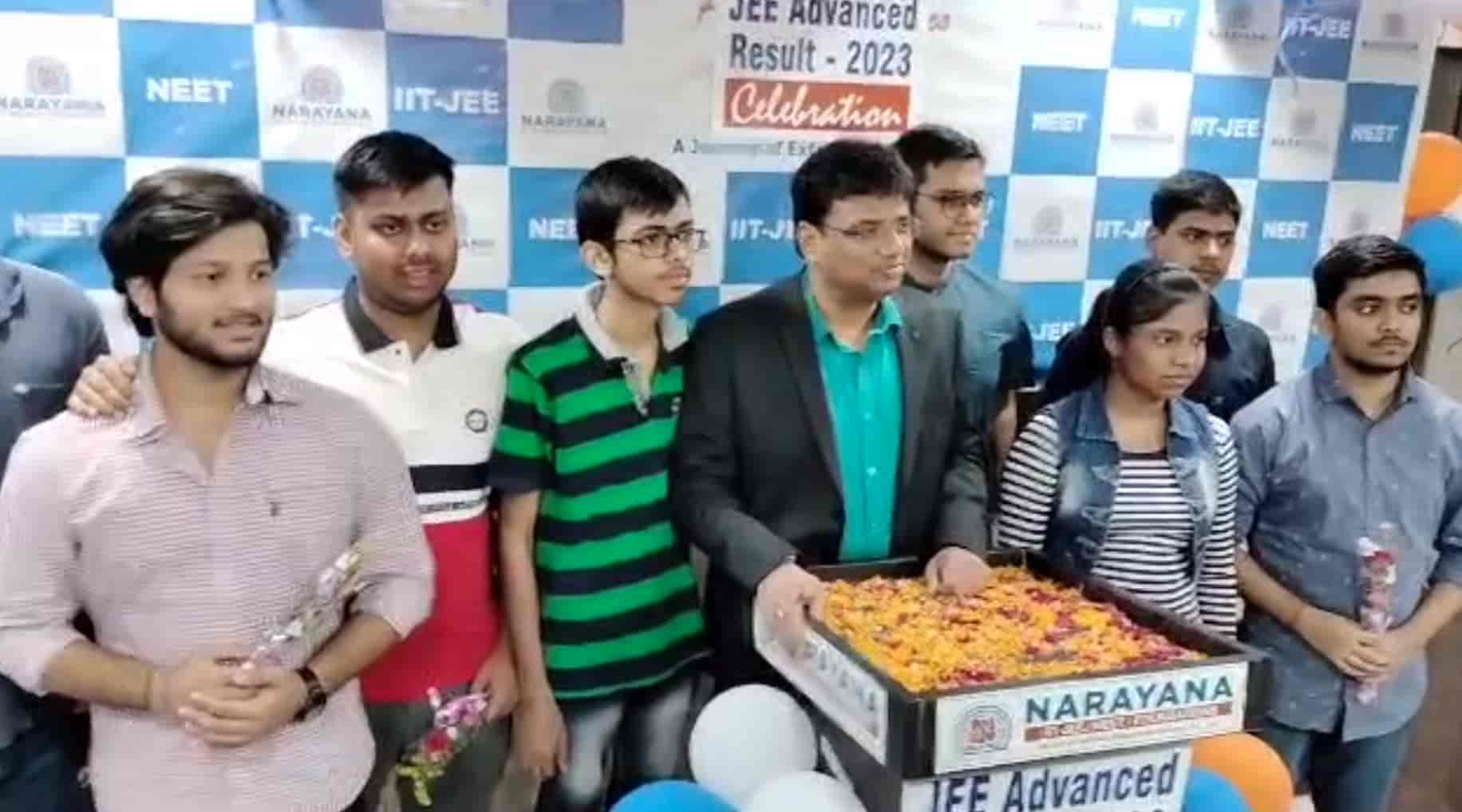 39 students from Narayana Institute, Jamshedpur, taste success in JEE Advanced, with the director expressing his congratulations to all.