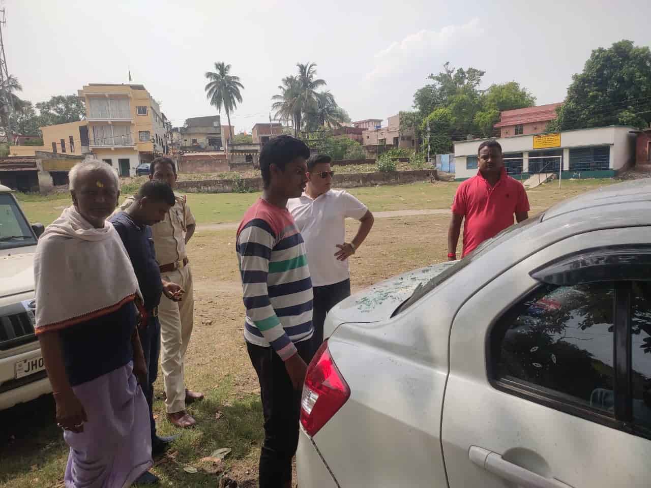 Drunk youths damage resident Kush Soni's car in Telco with stone pelting after a confrontation over group gathering. Investigation underway.
